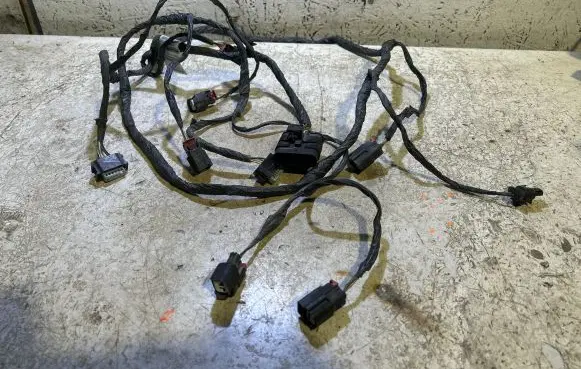 Dodge Challenger Parking sensor (PDC) wiring loom P0009404137 68832L FAGB008800302
