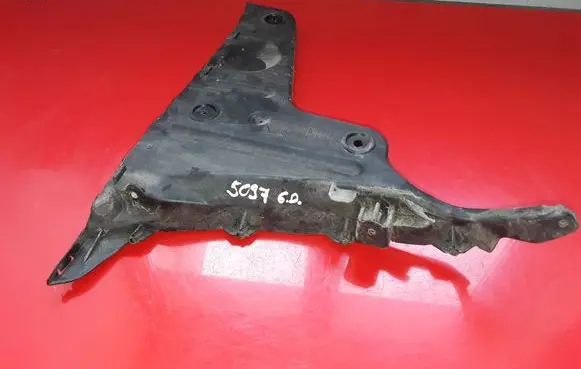 Seat Exeo (3R) Rear bumper mounting bracket 3R9807394