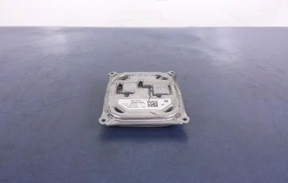 Cadillac CTS Voltage converter/converter module 130732944300