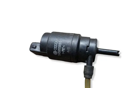 Volkswagen PASSAT B5 Windscreen/windshield washer pump 1H5955651