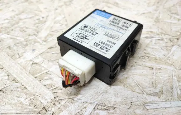Subaru Forester SF Immobilizer control unit/module 88205FC001 96110570 1555000012