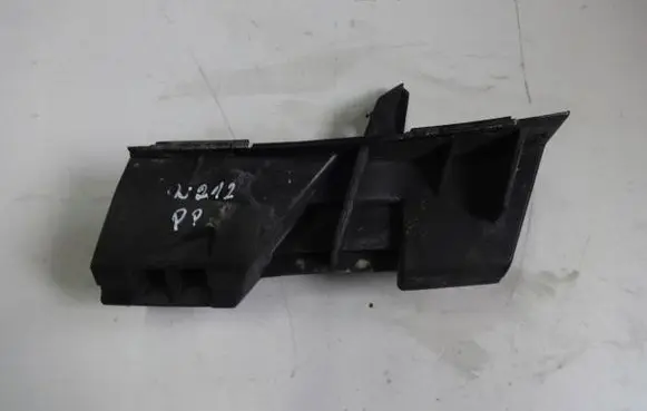 Mercedes-Benz E W212 Front bumper mounting bracket