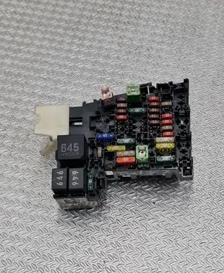 Volkswagen Golf VII Fuse module 5Q0937615C 155190 18022016