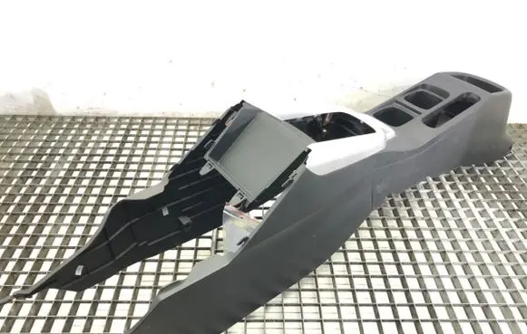 Suzuki Vitara (LY) Center console 