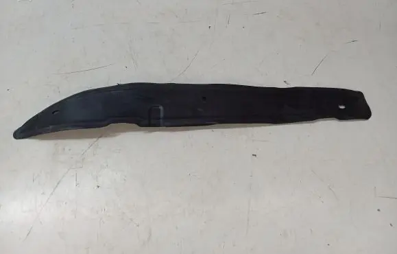 Maserati Levante Fender end trim 670032469