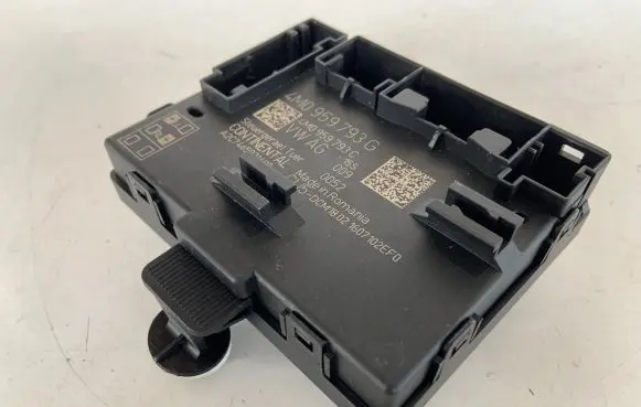 Audi Q7 4M Door control unit/module 4M0959793G 4M0959793C