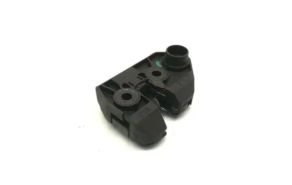 Land Rover Discovery 3 - LR3 Tailgate/trunk/boot lock/catch/latch CWC500030 7016047