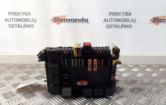 Mercedes-Benz S W221 Fuse box set A2215403550 08022140