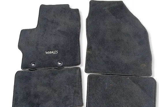 Toyota Yaris XP210 Car floor mat set 32485154
