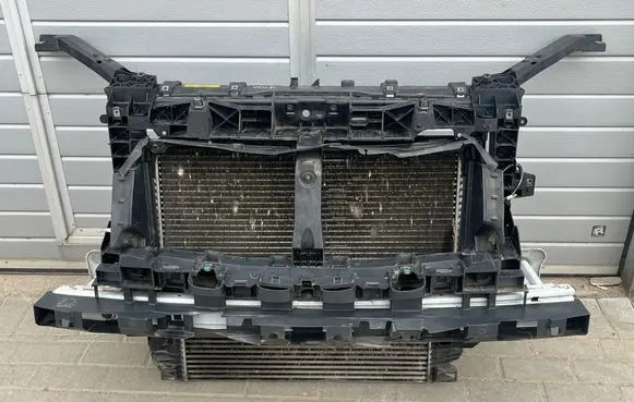 Opel Vivaro Radiator set 1180627X 214104344R 93868353