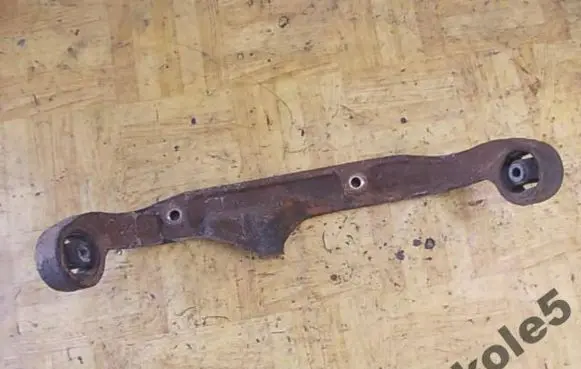 Mitsubishi Lancer Evolution Gearbox mounting bracket