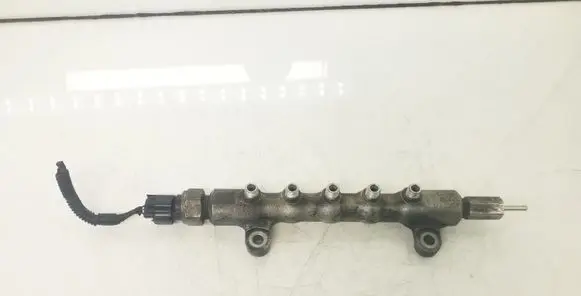 Toyota Avensis T250 Fuel main line pipe 0630 11J07858