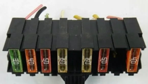 Citroen Berlingo Fuse box set 3842234 9636079380
