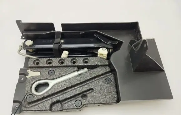 Mercedes-Benz C W203 Tool set 2038900061