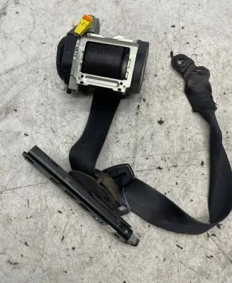 Mercedes-Benz ML W164 Front seatbelt 603372200 008L000