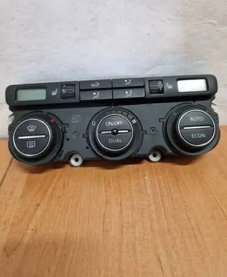 Volkswagen PASSAT B6 Climate control unit 74677532 311005