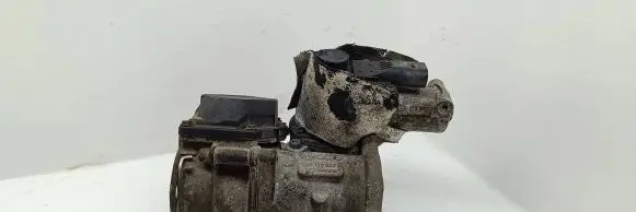 Volkswagen Touran I Throttle valve 03G128063G