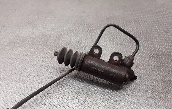 Toyota Avensis T250 Clutch slave cylinder 