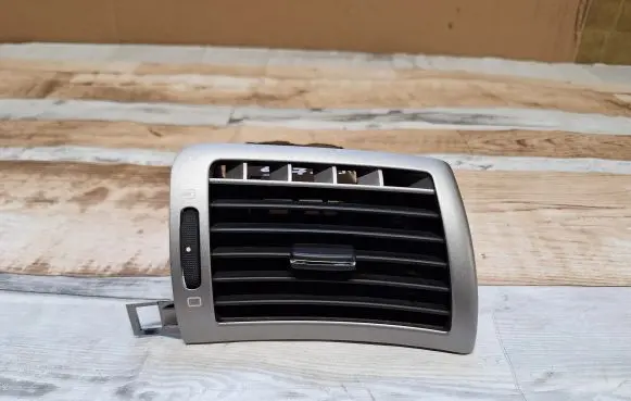 Peugeot 407 Dash center air vent grill 9644589377