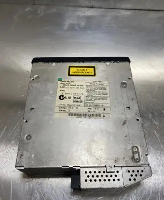 BMW 5 E60 E61 CD/DVD changer 9131850