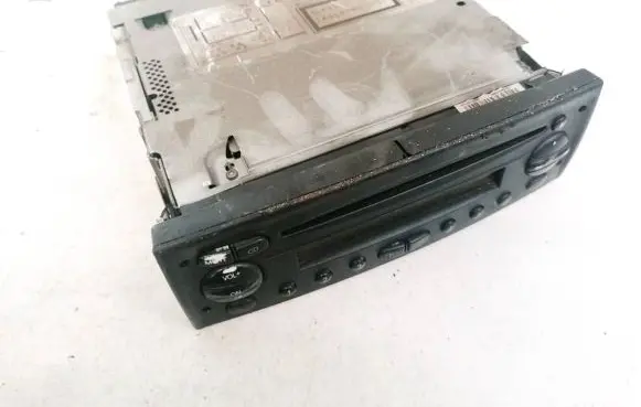 Radio/CD/DVD/GPS head unit