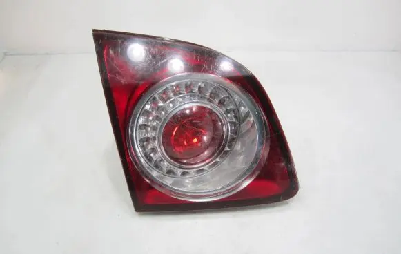 Volkswagen Golf Plus Tailgate rear/tail lights 5M0945093H 96496201