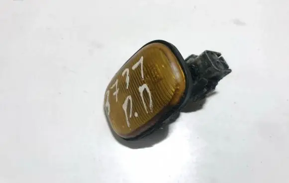 Toyota Corolla E100 Front fender indicator light