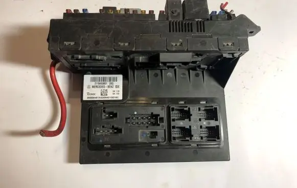 Mercedes-Benz E W211 Fuse module 2115453801 211545380100 00009481A22054210019C