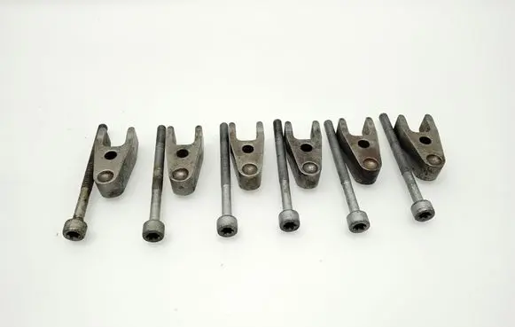 Mercedes-Benz E W211 Fuel Injector clamp holder 