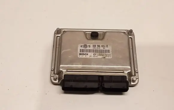 Volkswagen PASSAT B5.5 Engine control unit/module 038906019KD 0281011205