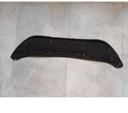 Engine bonnet/hood sound/heat insulation