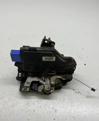 Seat Altea Front door lock 3D1837015