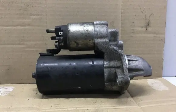 Volkswagen PASSAT B6 Starter motor 1005831332