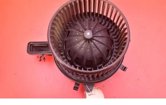 Renault Latitude (L70) Heater fan/blower U2358008