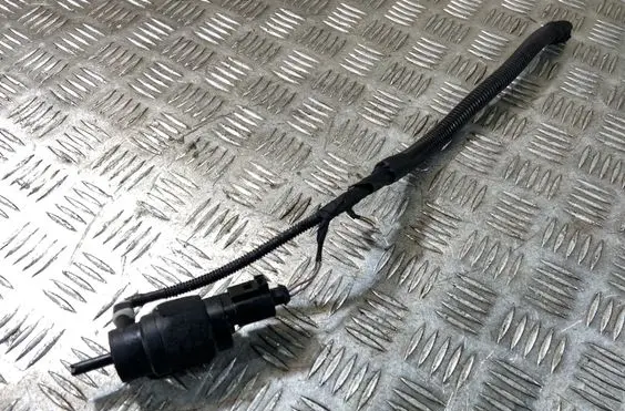 Audi A4 S4 B8 8K Windscreen/windshield washer pump 8K5955647