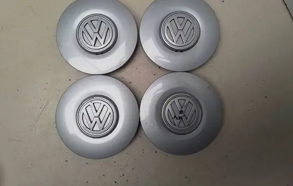 Volkswagen Golf III Original wheel cap 1H0601151B 1H0601149B