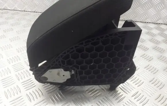 Skoda Octavia Mk2 (1Z) Armrest