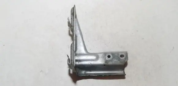 Toyota Corolla Verso E121 Fender mounting bracket