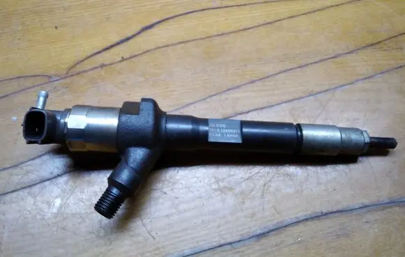 Mazda 6 Fuel injector R2AA13H50 001012K00371