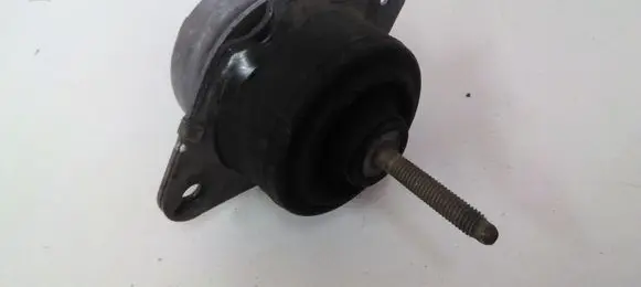 Ford Mustang VI Engine mount bracket