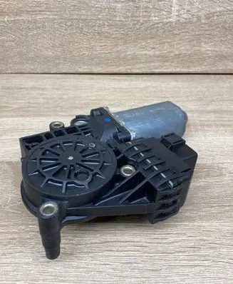 Audi A6 S6 C5 4B Rear door window regulator motor 2002001815 0130821774