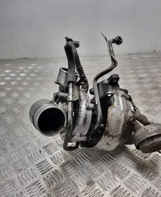 Toyota Avensis T250 Turbo 172010R020 0510200096