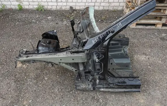 Mercedes-Benz E A207 Front quarter panel 