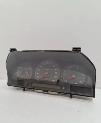 Volvo V70 Speedometer (instrument cluster) 9168144