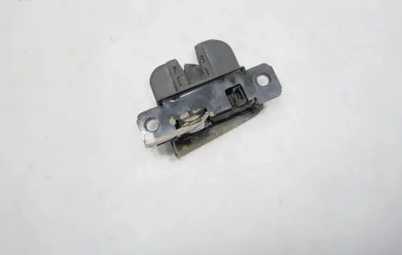 Volkswagen Caddy Rear door lock 2K5827506