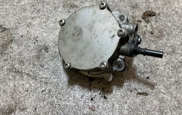 Opel Grandland X Vacuum pump 9812133880 07M85C558