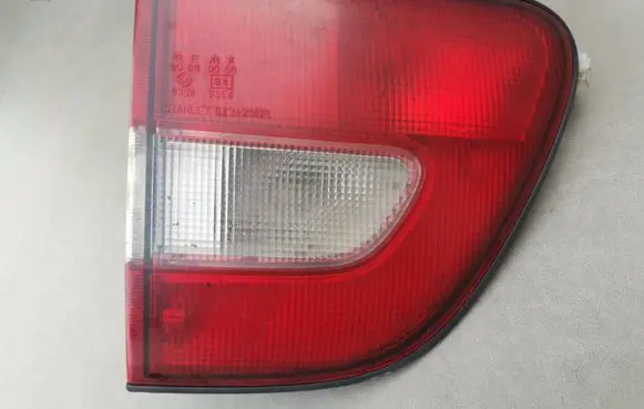 Suzuki Baleno EG Tailgate rear/tail lights 0432142 EP21W 12V21