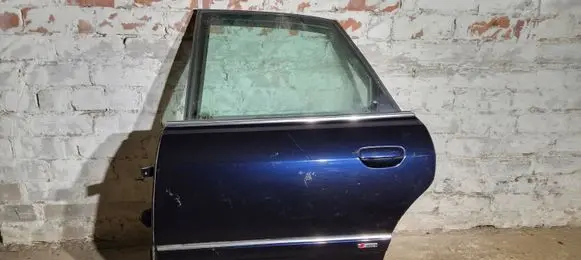 Audi A8 S8 D2 4D Rear door
