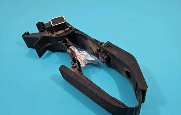 Mercedes-Benz C W203 Accelerator throttle pedal A2033000104 IMPRK1369314