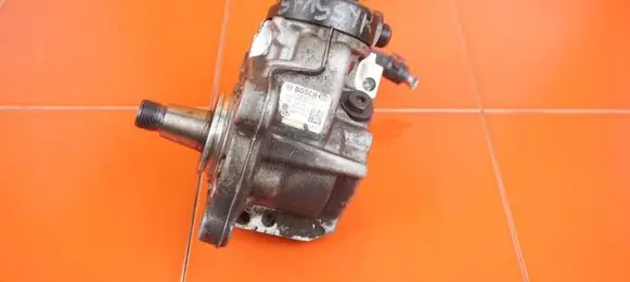 Volkswagen Golf VI Fuel injection high pressure pump 03L130755D 30XZ35